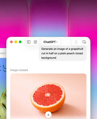 Pantalla de una MacBook Neo, se usa ChatGPT para generar una imagen de un pomelo, la segunda ventana muestra la imagen de una alcachofa sobre un fondo degradado en Keynote