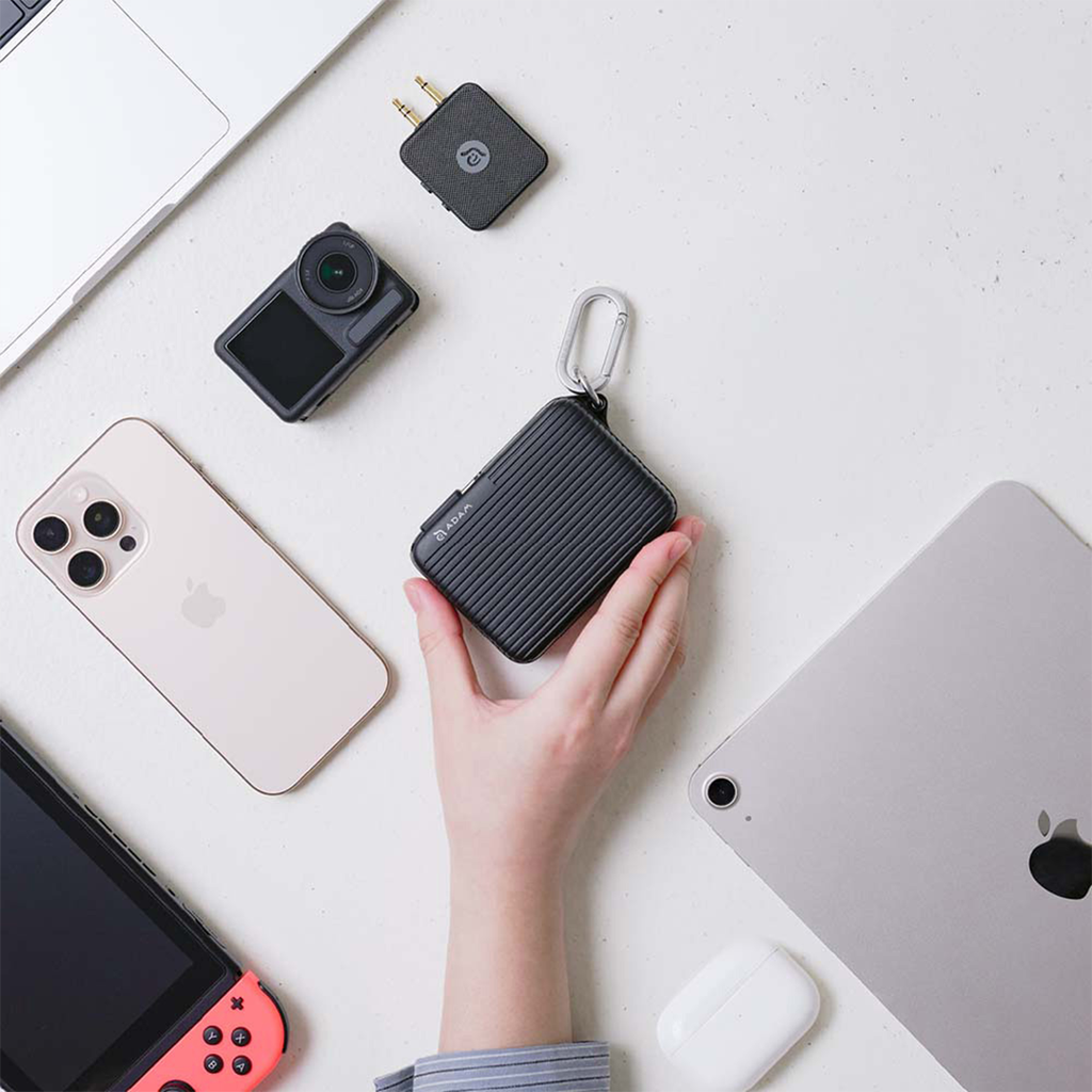 Batería externa de viaje  VIONTA T1 de 10.000 mAh con cable integrado de  Adam Elements - Negro